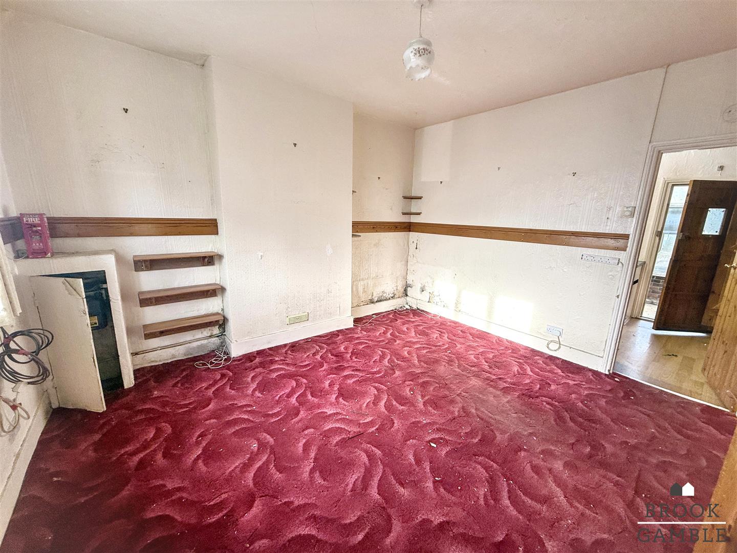 2 Bedroom House - End Terrace. Bradford Street in Eastbourne,  10